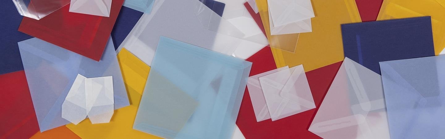 Blanke Briefhüllen Haftklebung mit Abziehstreifen Transparent-Hellblau DIN Lang 50 Stück 110 g/qm Offset Blau Farbige Transparente Briefumschläge 
